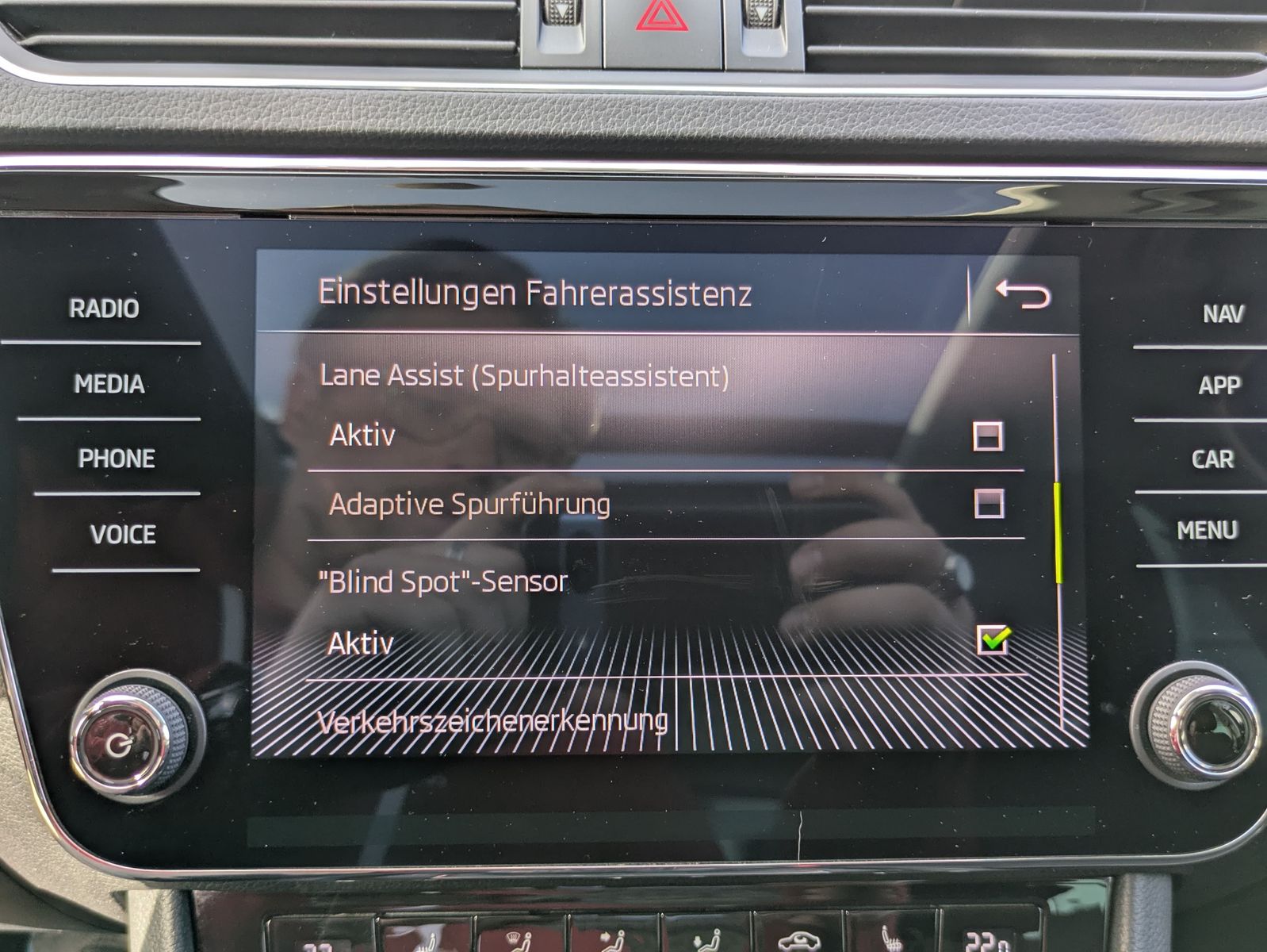 Fahrzeugabbildung SKODA Superb 2.0 TDI Style PANO*AHK*ACC*MEMORY*BIXENON
