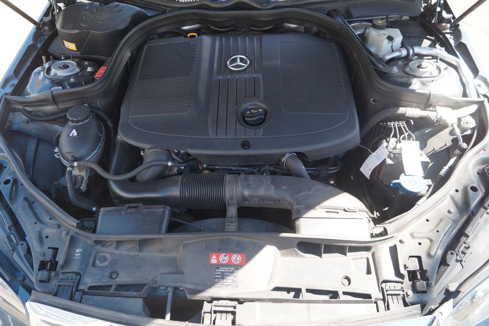 Mercedes-Benz E250 2014 — photo 22