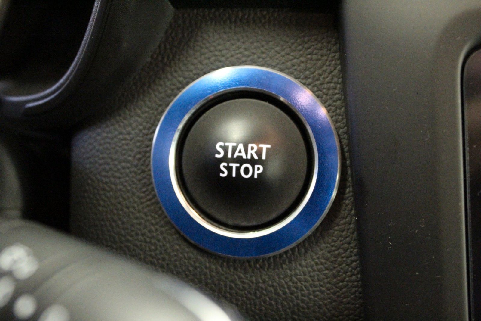 Fahrzeugabbildung Renault Kadjar TCe 140 EDC Limited  Automatik