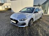 Hyundai i30 cw Kombi 1.4 YES! - Hyundai i30 mit Benzin-Antrieb: 1.4