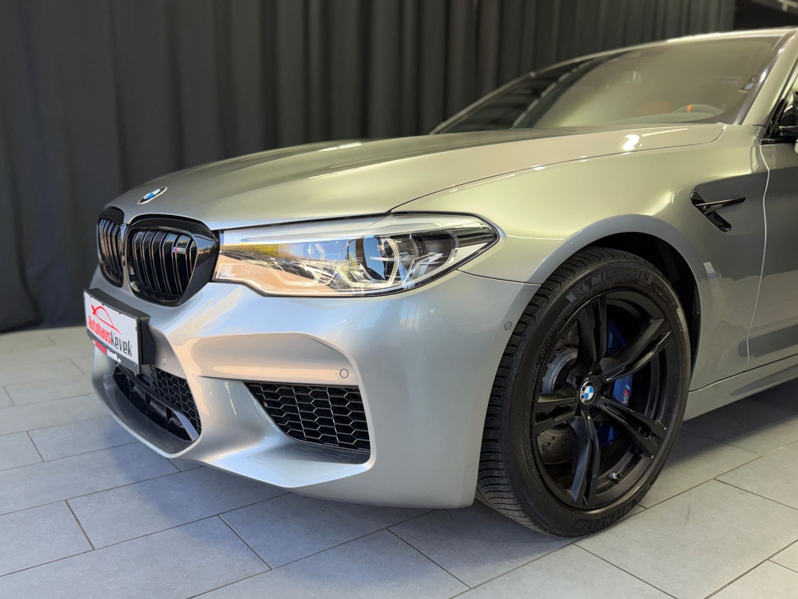 Fahrzeugabbildung BMW M5 Limousine|H&K|PANO|360°|M-DRIVERS|LCI