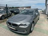 BMW 520d Touring HeadUp Xenon PDC  PANO NAVI - BMW 520 aus 2012 mit Diesel-Antrieb: Kombi