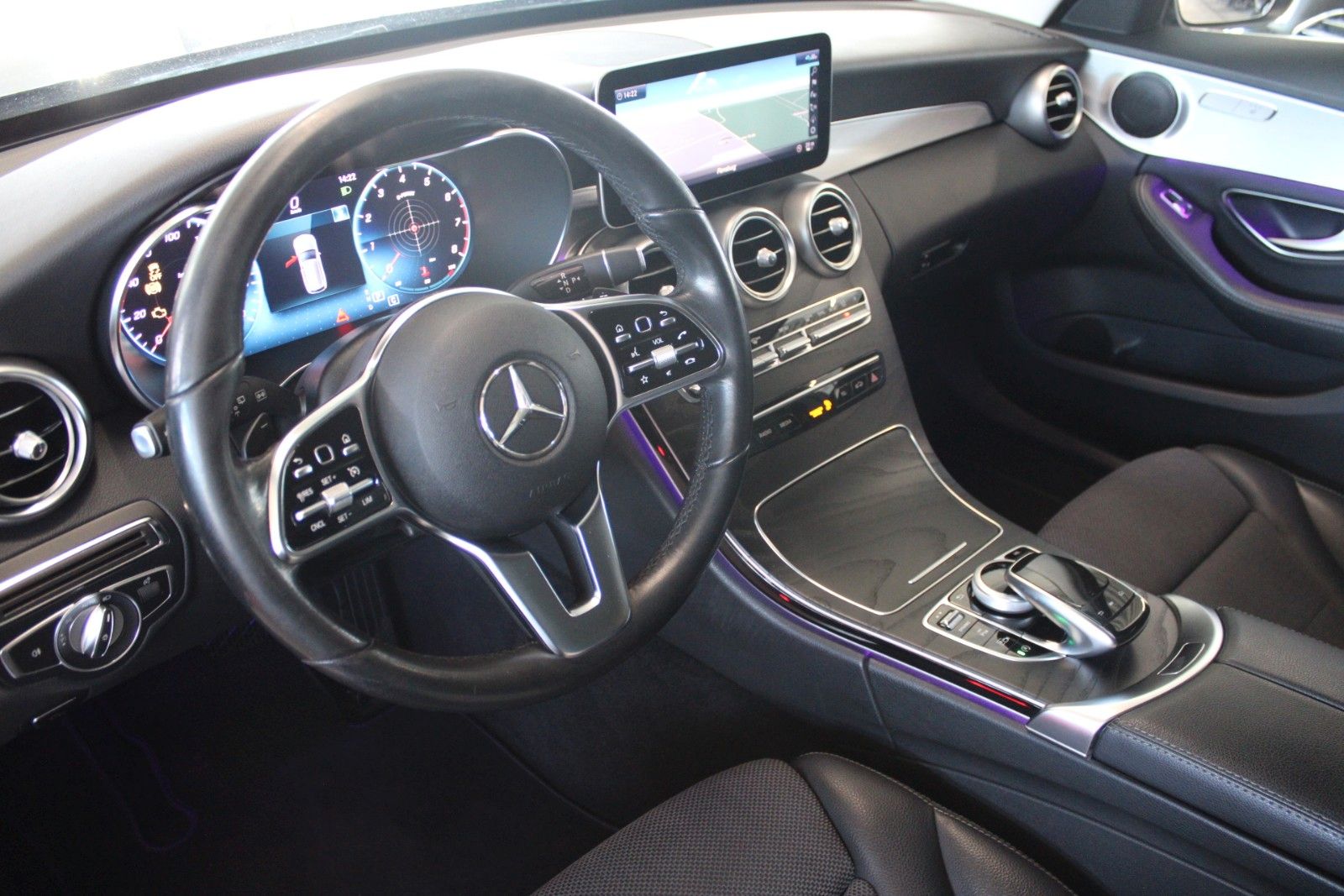 Fahrzeugabbildung Mercedes-Benz C 200 T 9-G Tronic Avantgarde MHEV LED AHK CAM