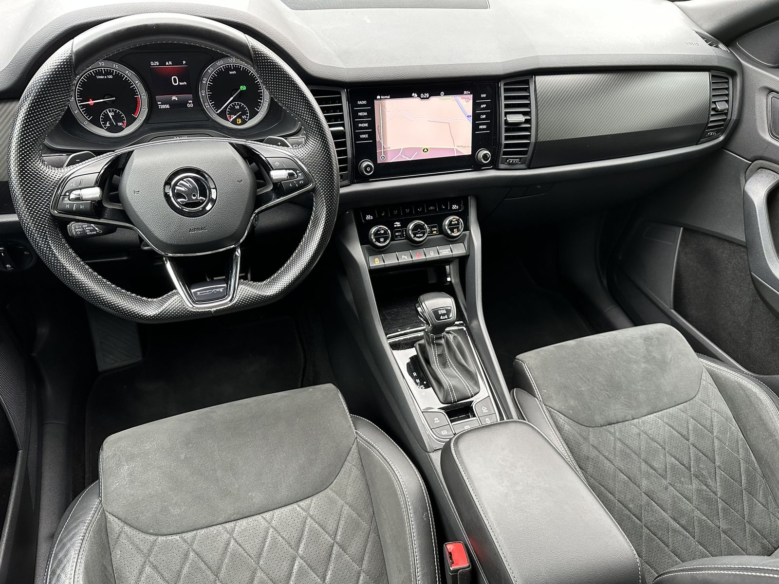 Fahrzeugabbildung SKODA Kodiaq Sportline 4x4 7-Sitzer NAV+LED+AHK+19ZOLL