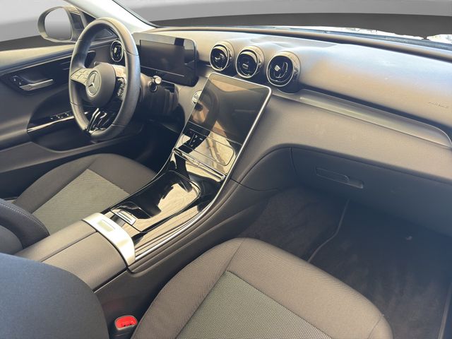 Fahrzeugabbildung Mercedes-Benz C 200 Td Avantgarde+LED+Kamera+AHK+Totwinkelas.