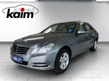 Fotografie Mercedes-Benz E 350 CGI BlueEfficiency Elegance