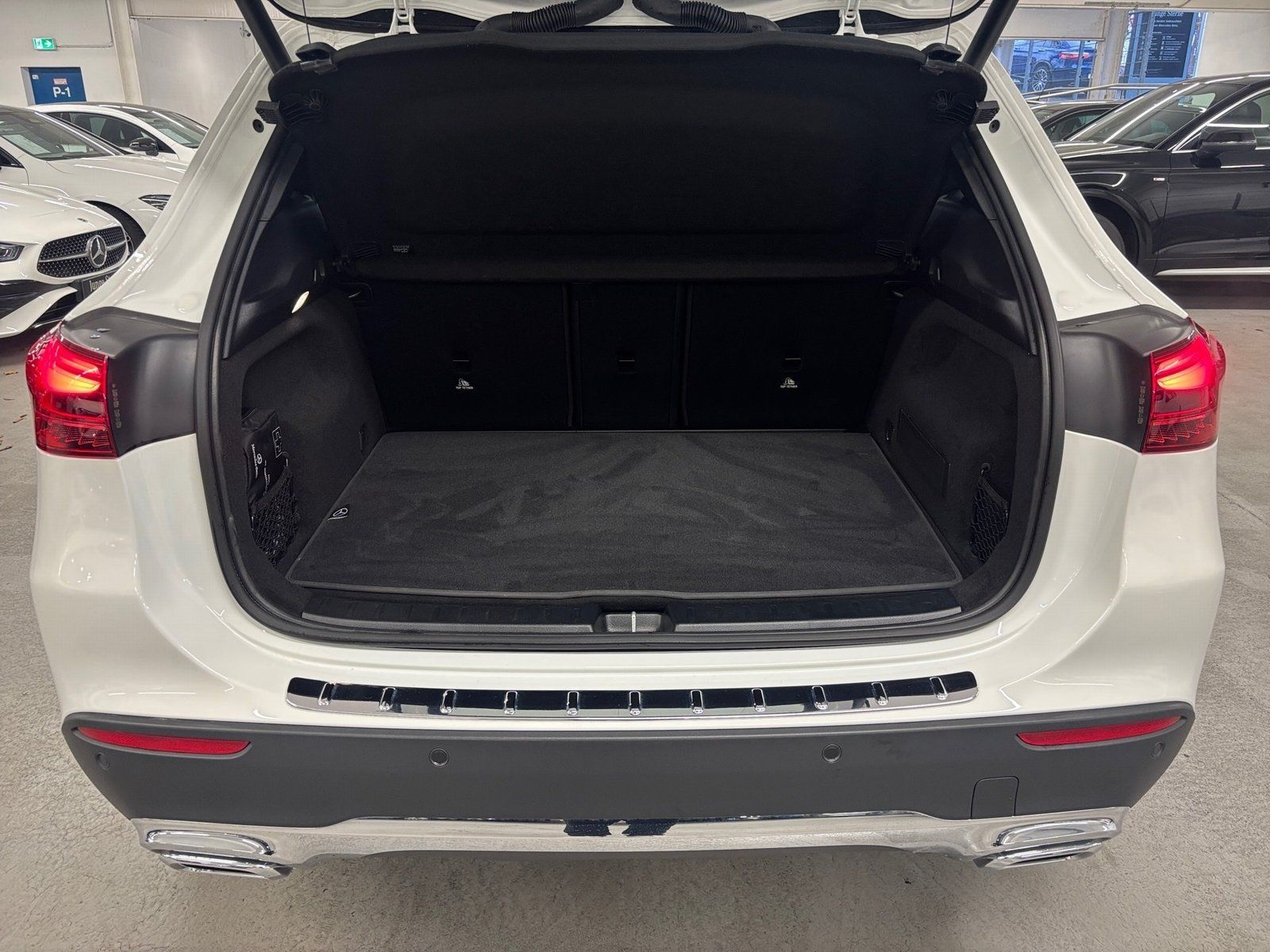 Fahrzeugabbildung Mercedes-Benz GLA 180 Progressive *LED*Kamera*Widescreen*Spur*