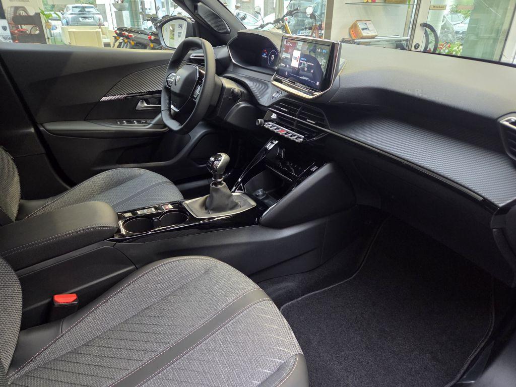 Peugeot 2008 Allure 100 Turbo Vollausstattung!!