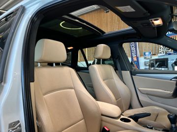 BMW X1 18 d *M-Paket*NAVI*TEMPO*PDC*PANO*