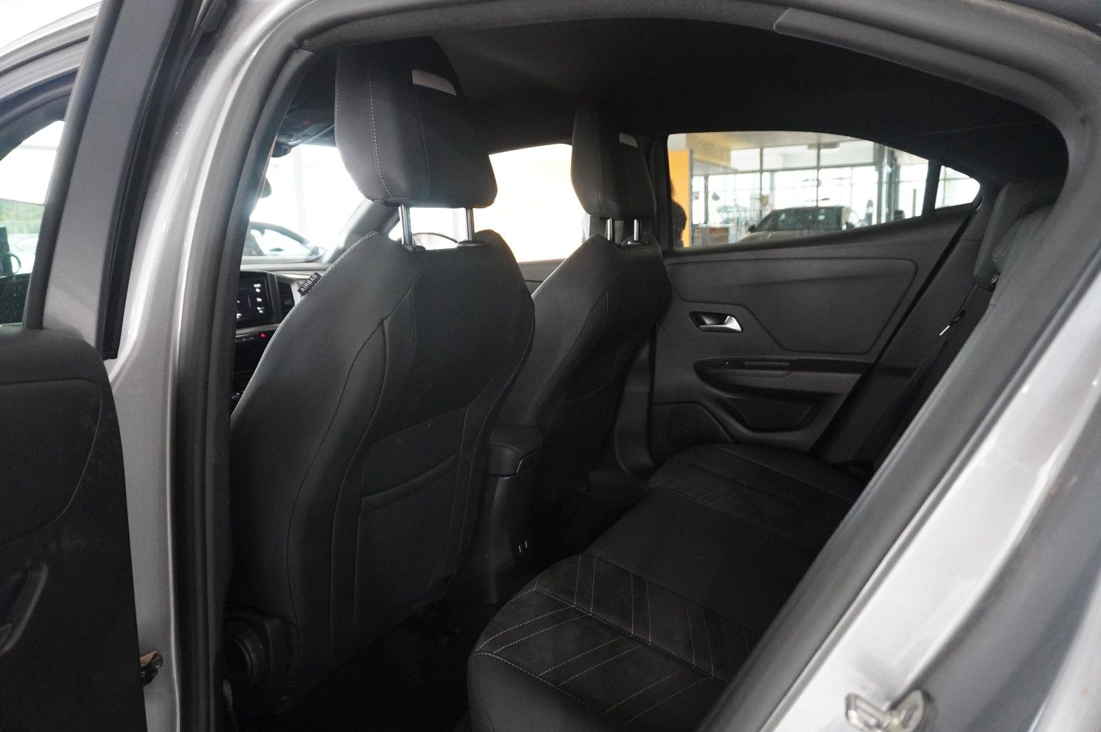 Fahrzeugabbildung Opel Mokka-e ULTIMATE 3-PHASIG NAVI/LED/KAMERA/DAB+