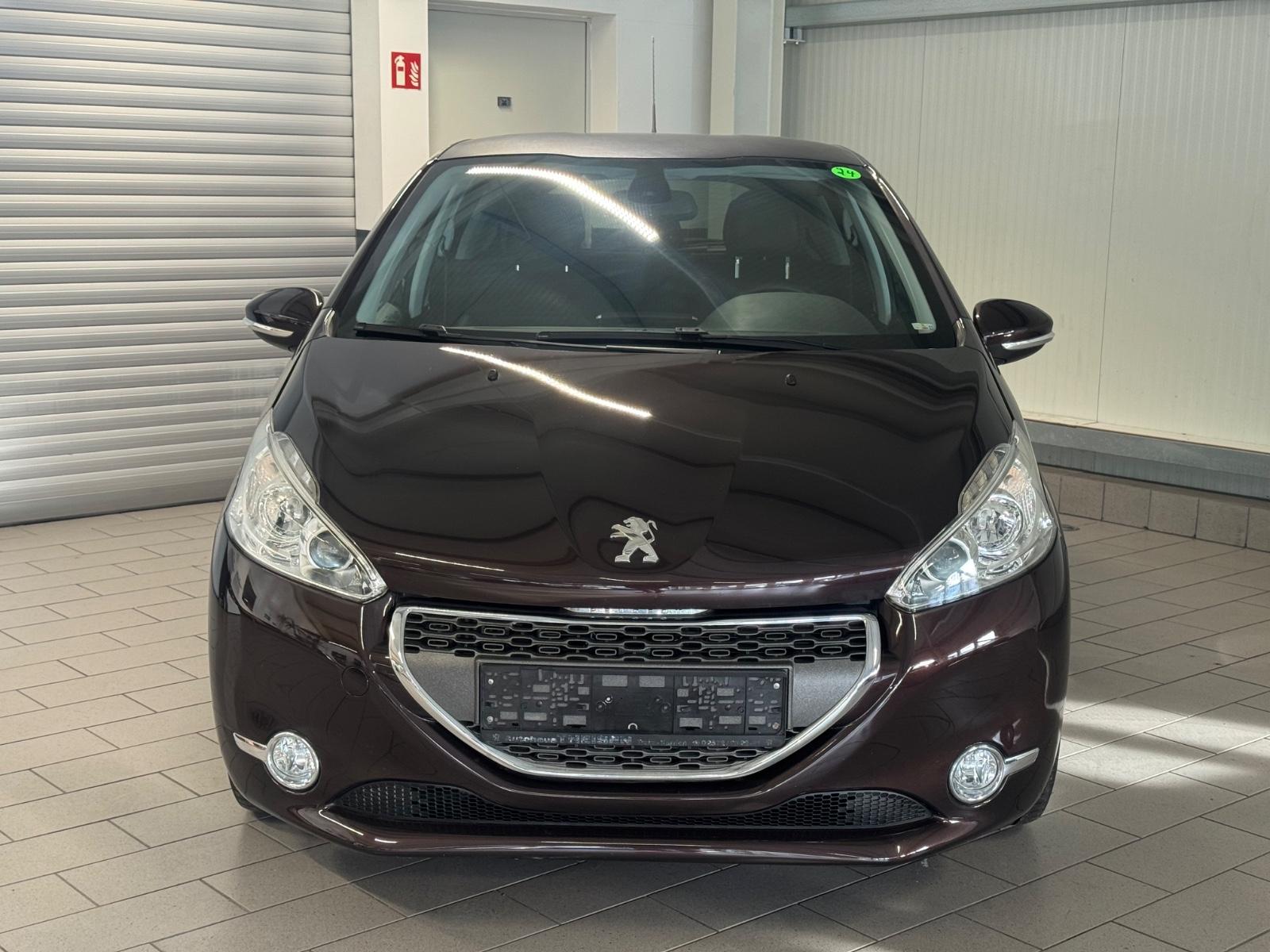 Peugeot 208/NAVI/EURO5/PDC/KLIMA
