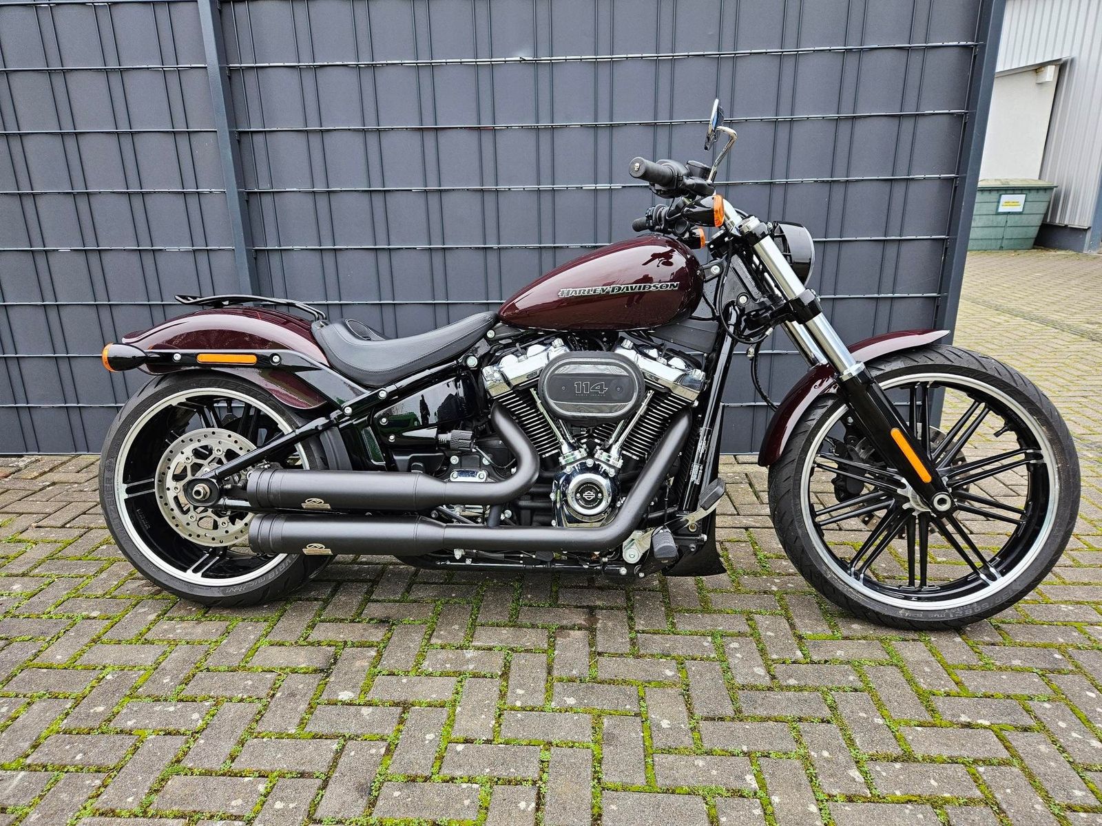 Fahrzeugabbildung Harley-Davidson Softail Breakout 114 FXBRS Jekill & Hyde