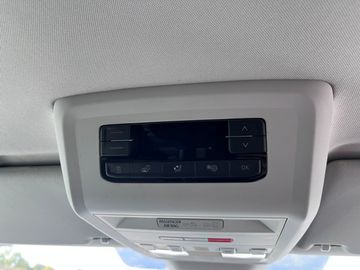 Volkswagen T6 Multivan - 11