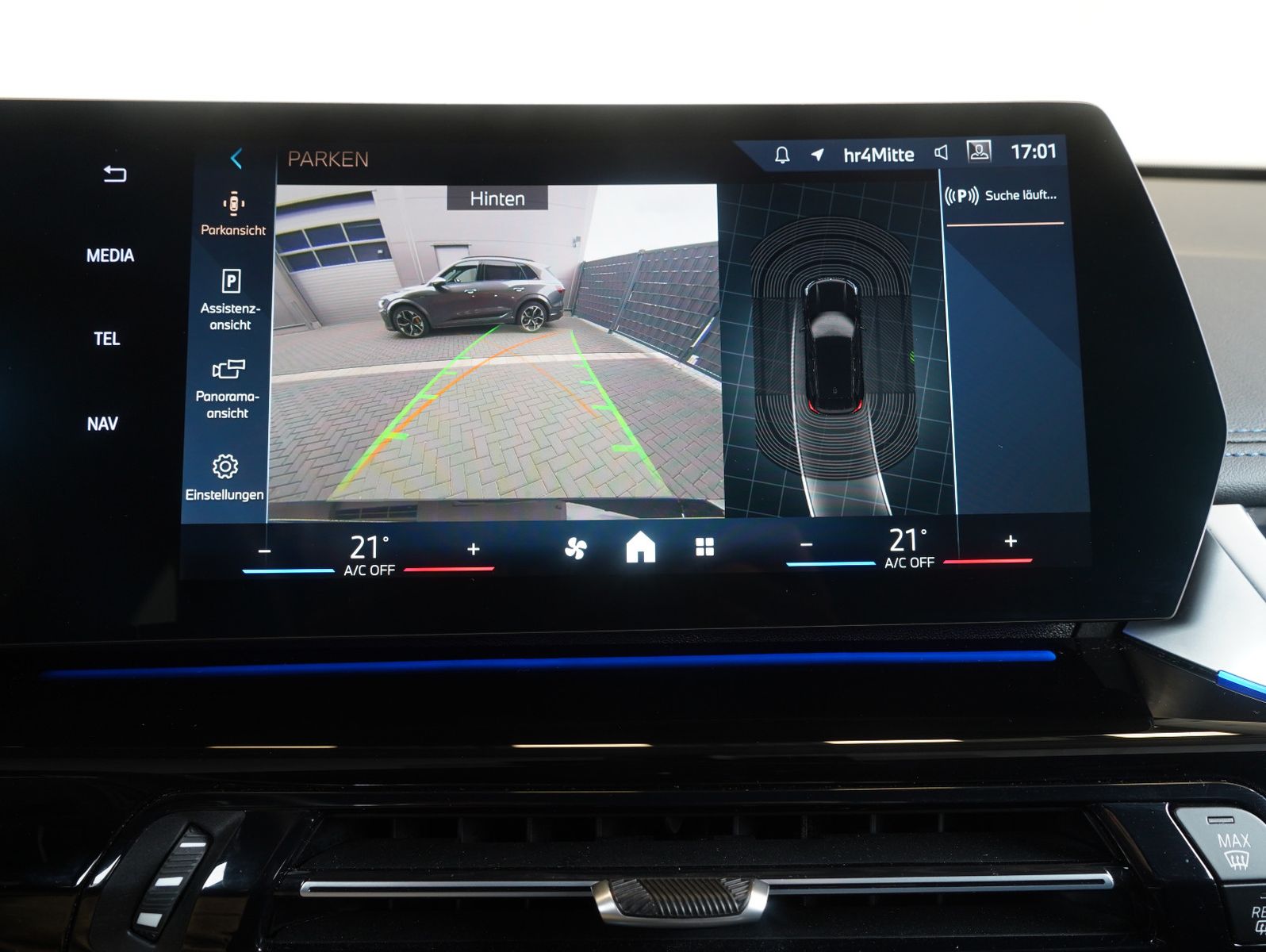 Fahrzeugabbildung BMW X1 18 d sDrive M Sport SHADOW