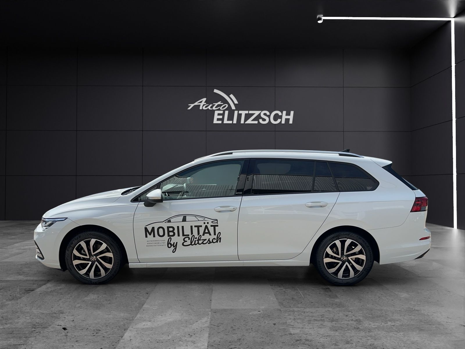 Fahrzeugabbildung Volkswagen Golf VIII Variant eTSI Active DSG DSG NAVI LED A