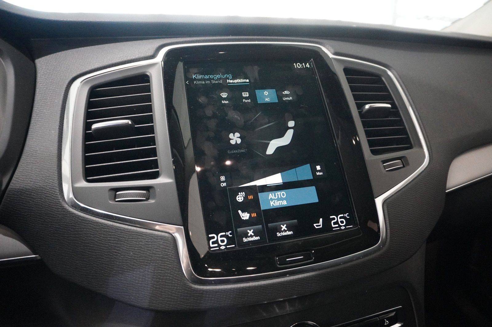 Fahrzeugabbildung Volvo XC 90 B5 D MOMENTUM PRO NAVI/LED/VIRTU/LEDER/AHK