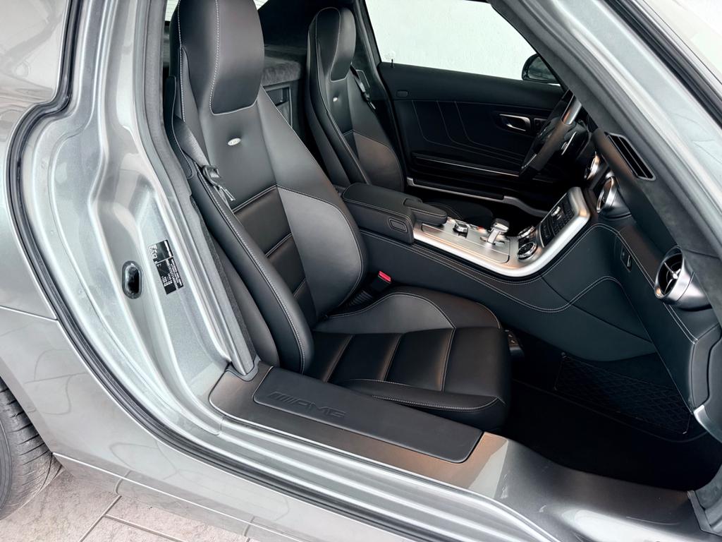 Mercedes-Benz SLS AMG