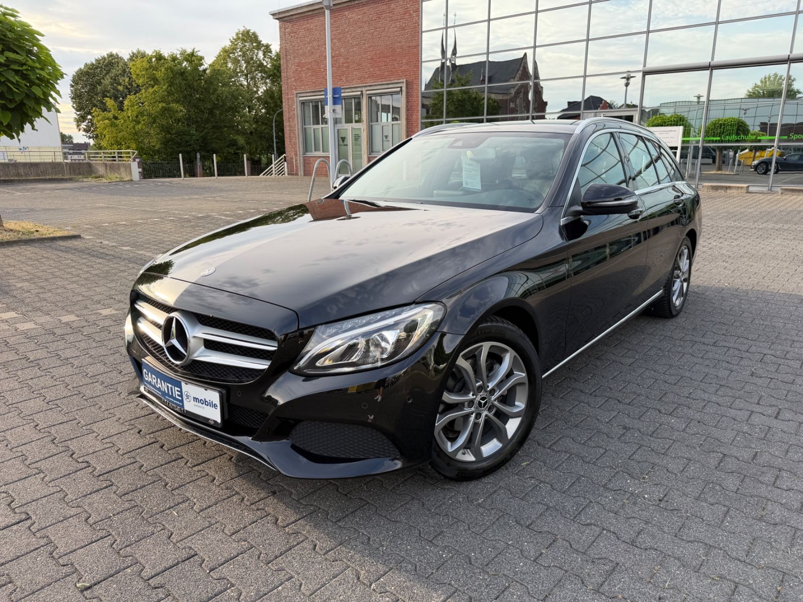 MERCEDES-BENZ C 180 CGI*Avantgarde*Kamera*Xenon*Garantie