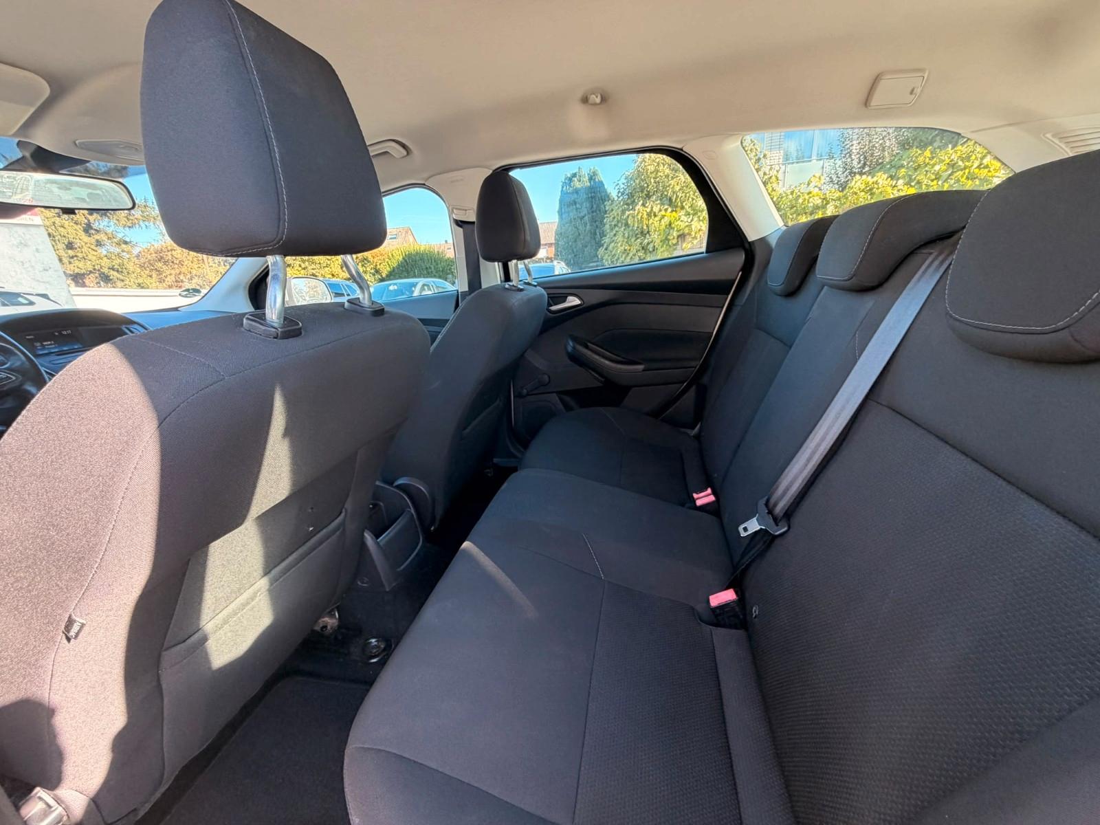 Ford Focus 2015 — photo 19