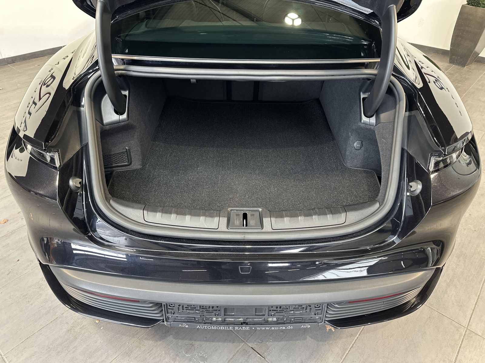 Fahrzeugabbildung Porsche Taycan Sport-Design NAV+LED+PANORAMA+360°+20ZOLL