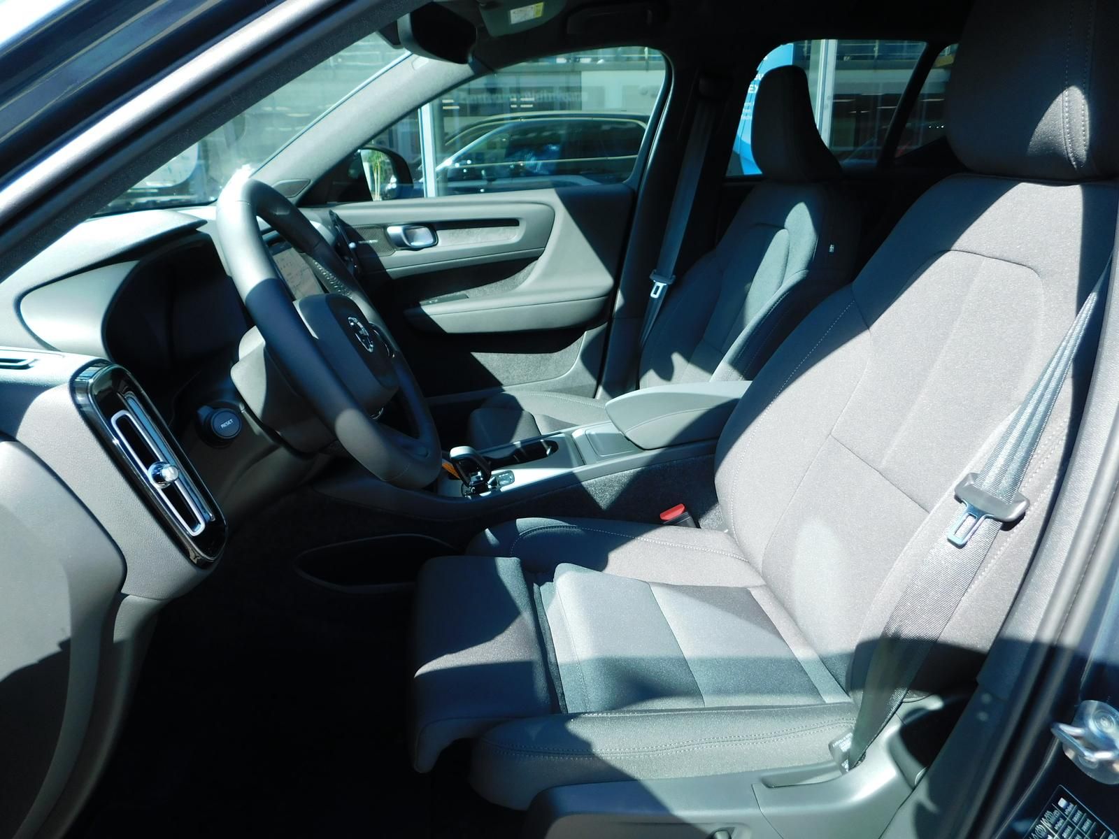 Fahrzeugabbildung Volvo EX40 Single Motor Ext. Range Plus Black Edition