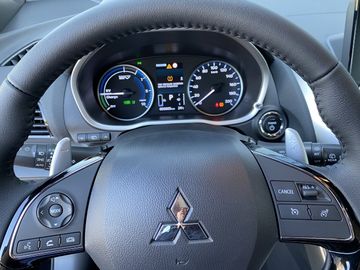 Fahrzeugabbildung Mitsubishi Eclipse Cross 2.4 PLUS PLUG-IN HYBRID 4WD