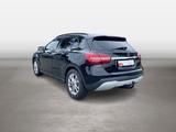 Mercedes-Benz GLA 180 1.6 Style LED Scheinwerfer, Navi, Klima,