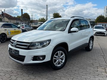 Volkswagen Tiguan - 1