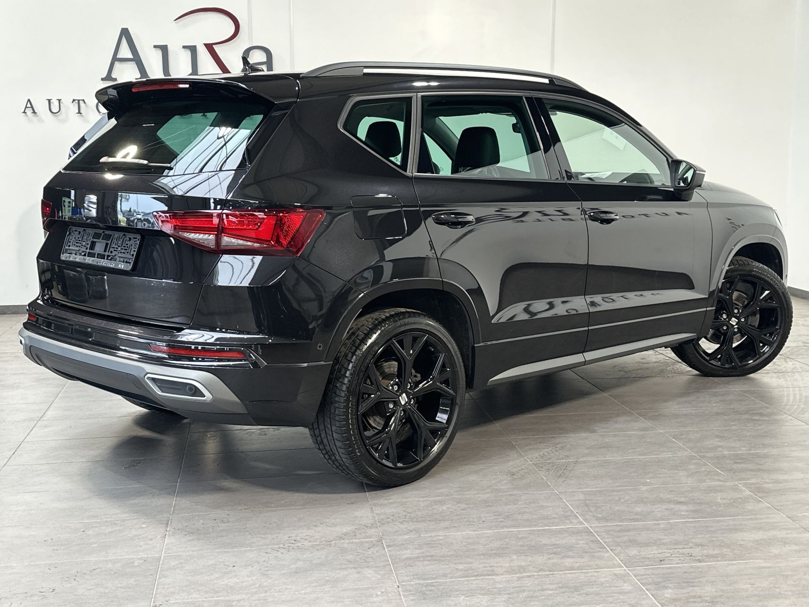 Fahrzeugabbildung SEAT Ateca FR 4Drive NAV+LED+19ZOLL+VCOCKPIT+KAM+ACC