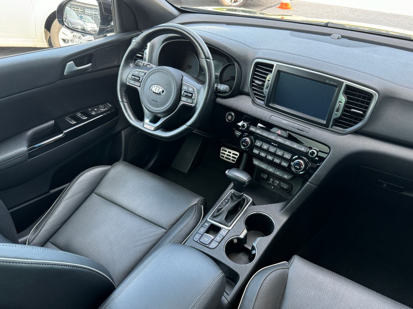 Fahrzeugabbildung Kia Sportage GT-Line 4WD,Navi,Leder,Sitzh,Kamera v+h