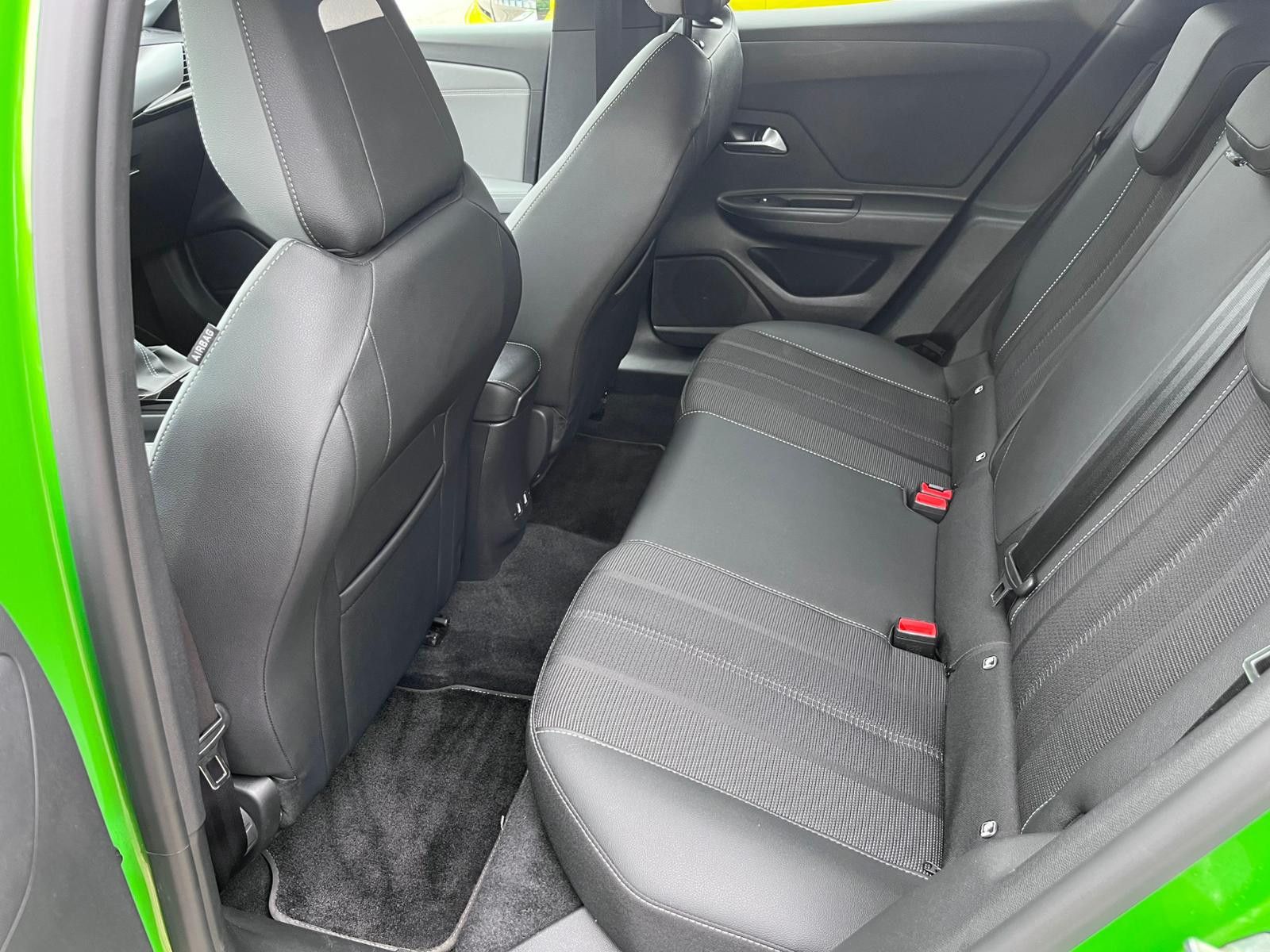 Fahrzeugabbildung Opel Mokka Elegance