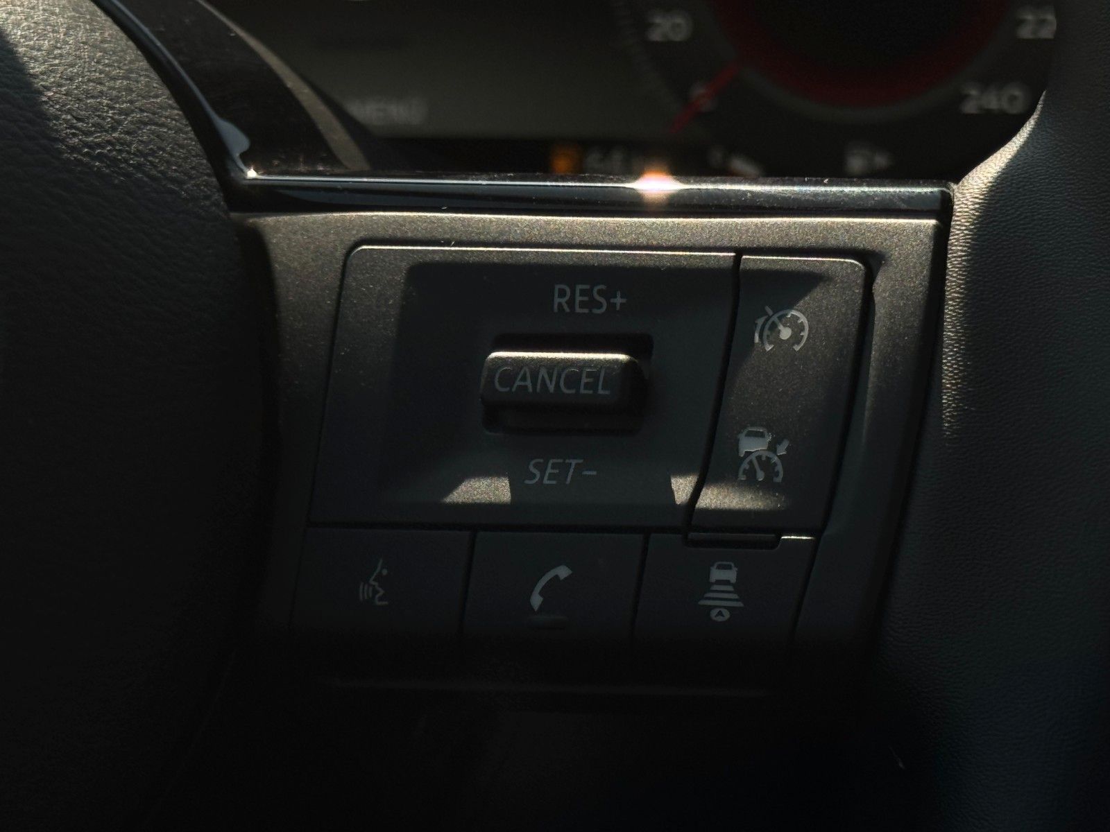 Fahrzeugabbildung Nissan Qashqai 1.3 DIG-T MHEV N-Connecta Pano 360° ACC