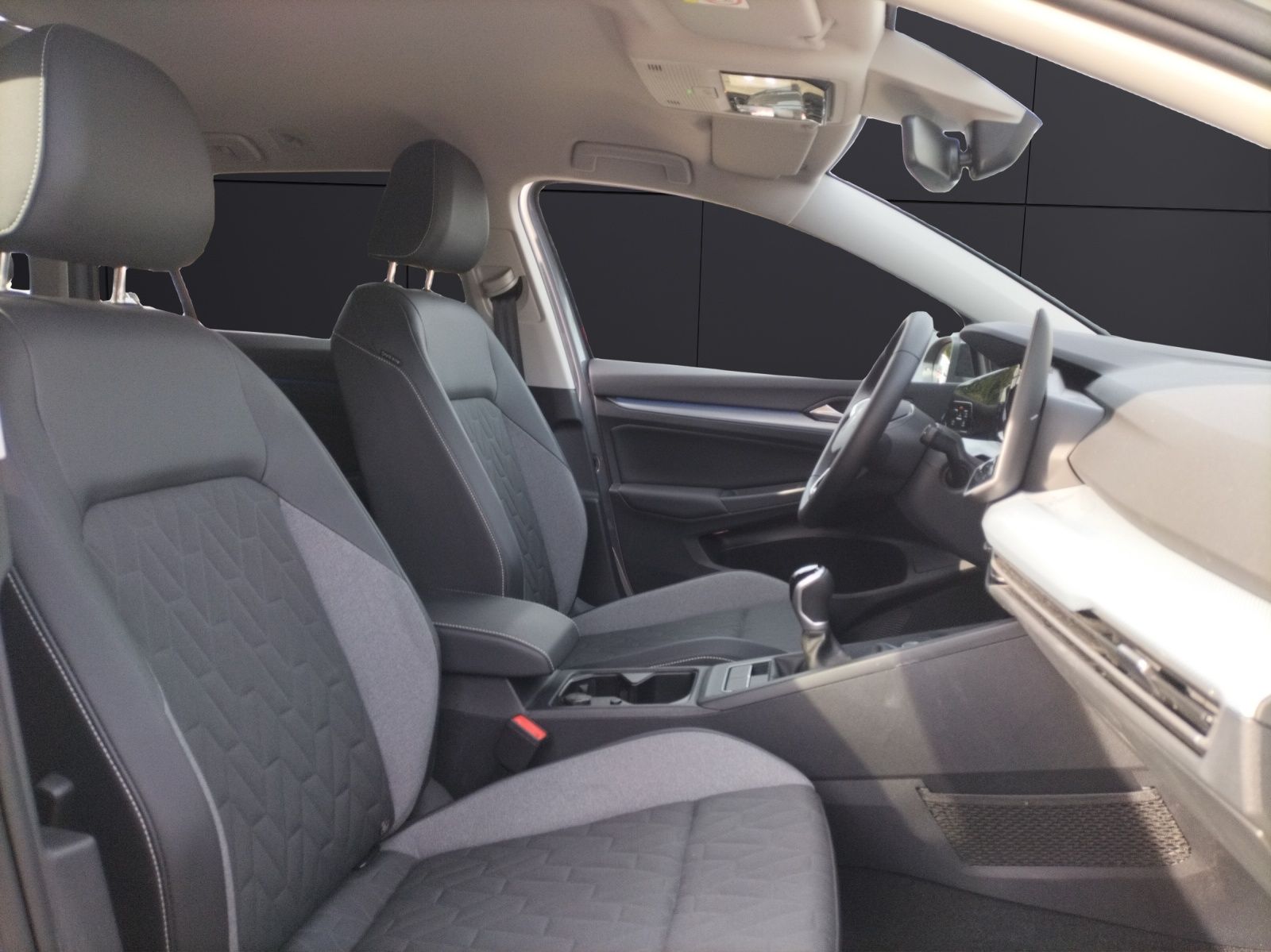 Fahrzeugabbildung Volkswagen Golf VIII Variant TSI Goal LED AID ACC PDC SH