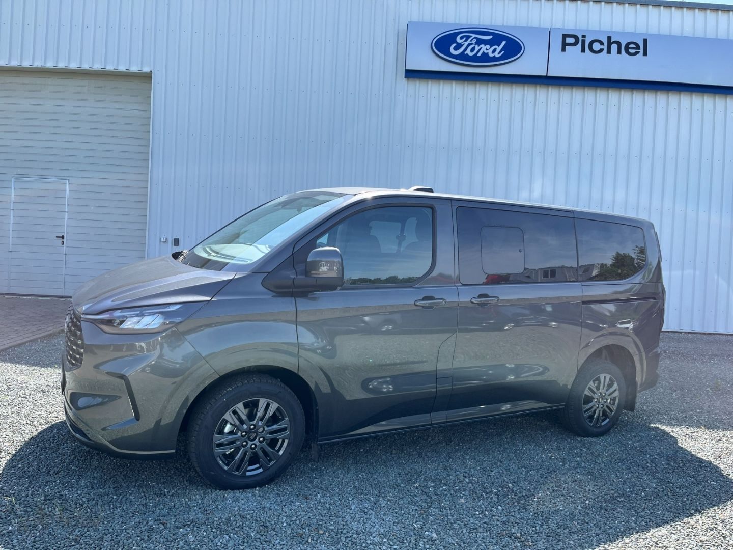 Ford Tourneo Custom - Bild 2