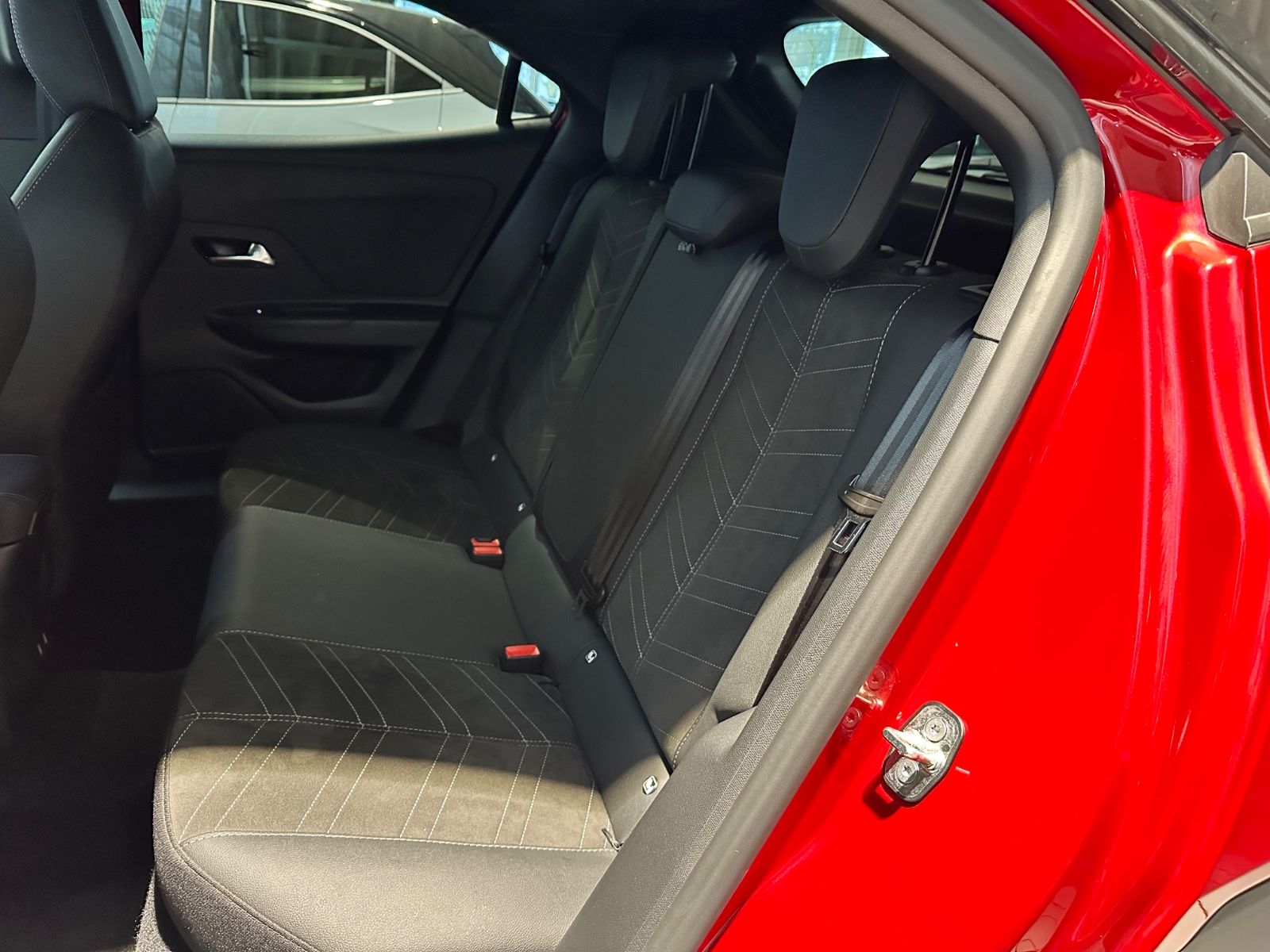 Fahrzeugabbildung Opel Mokka Ultimate 1.2T,Navi,Kamera,Sitzhz,Allw