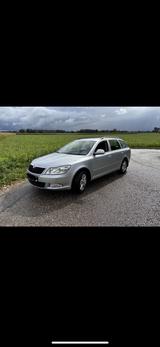 Skoda Octavia 1.6 TDI 105ps Kombi - Skoda Octavia aus 2012 mit Diesel-Antrieb: Kombi, 1.6