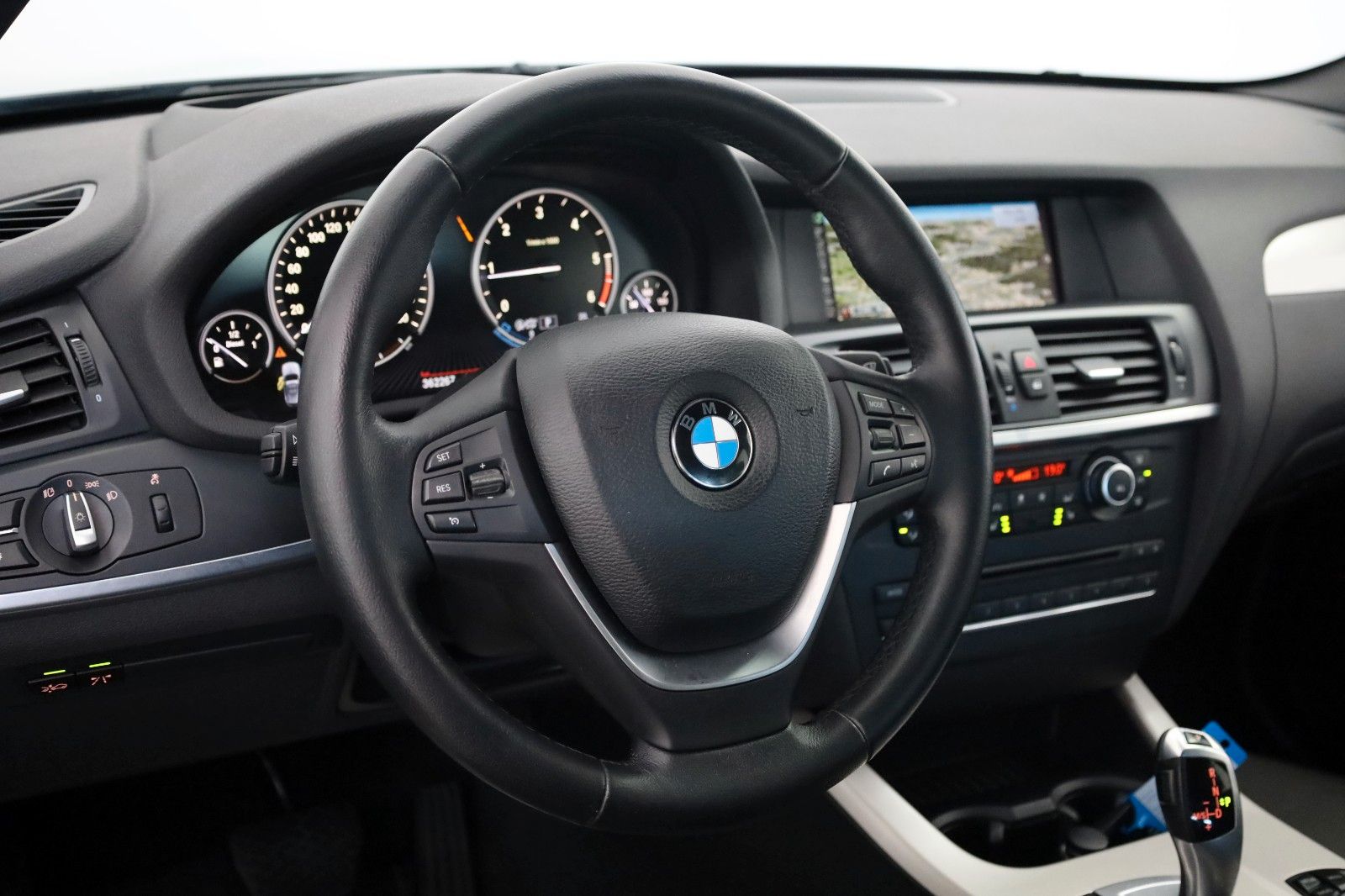 Fahrzeugabbildung BMW X3 20dA xDrive TLeder,Navi,Xenon,Panorama,Kamera