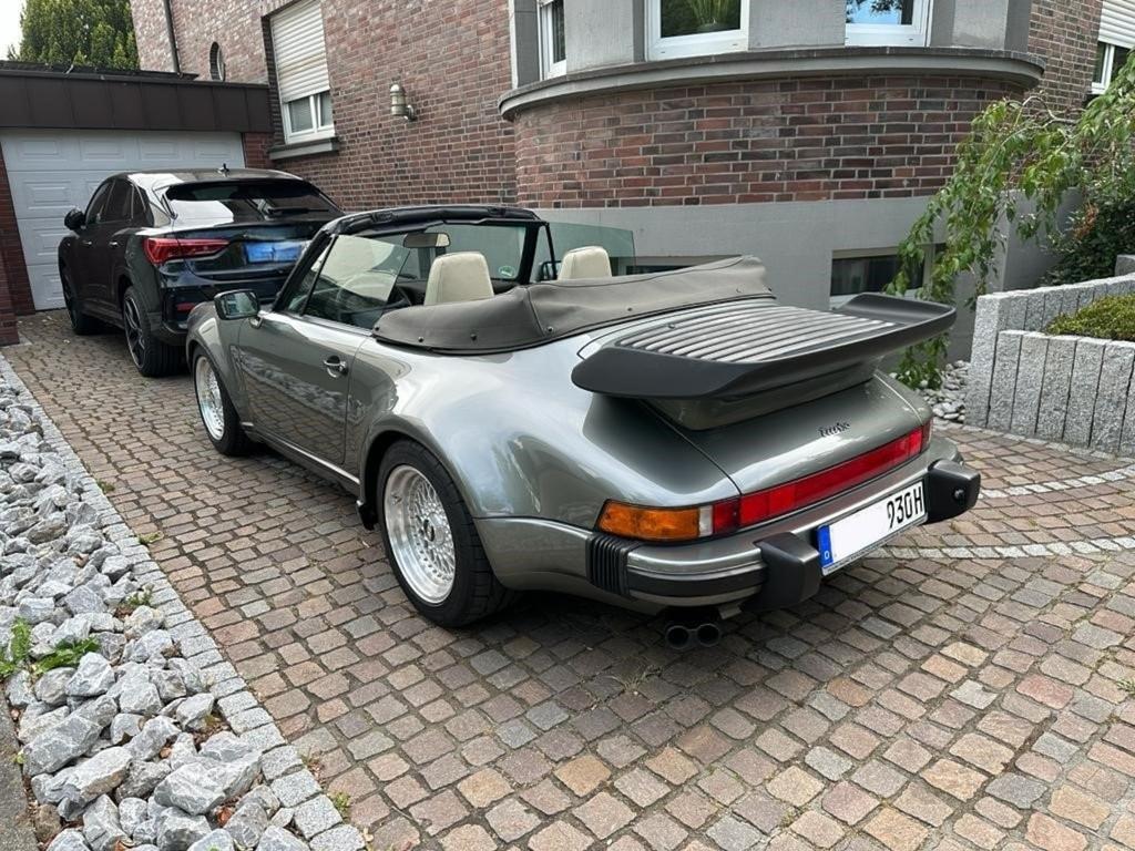 Porsche 930