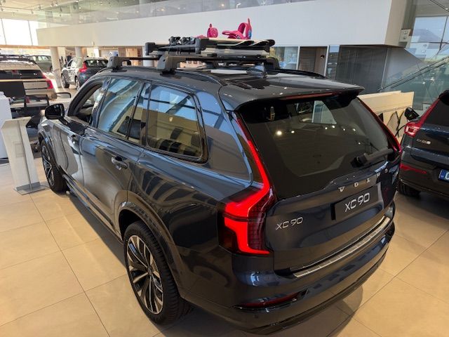 Volvo XC90 Plus Dark T8 20 kWh 455 PS, PDC; 360-Kamera imagem 3