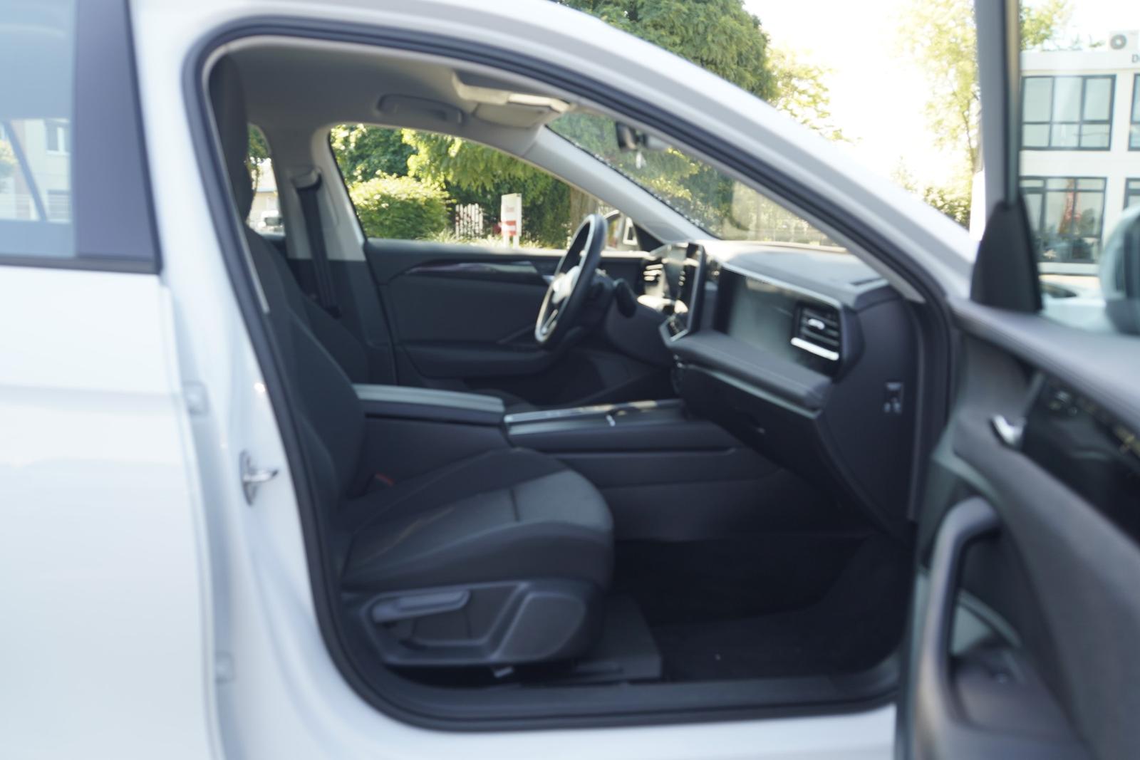 Volkswagen Passat 1.5 eTSI DSG LED ACC Navi Kamera, миниатюра 26