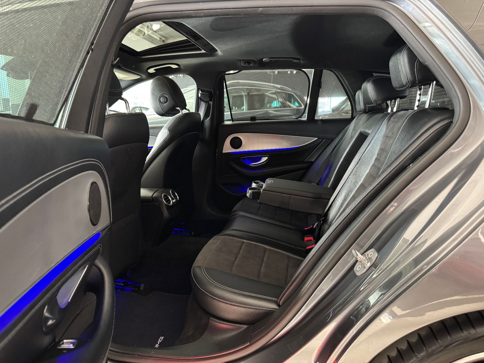 Fahrzeugabbildung Mercedes-Benz E 250 T 9GT 2X AMG LINE DISTRONIC MEMORY 20 ZOLL