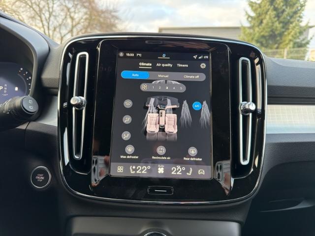 Volvo XC40 B4 Mild-Hybrid Ultra Dark Standheizung AHK 