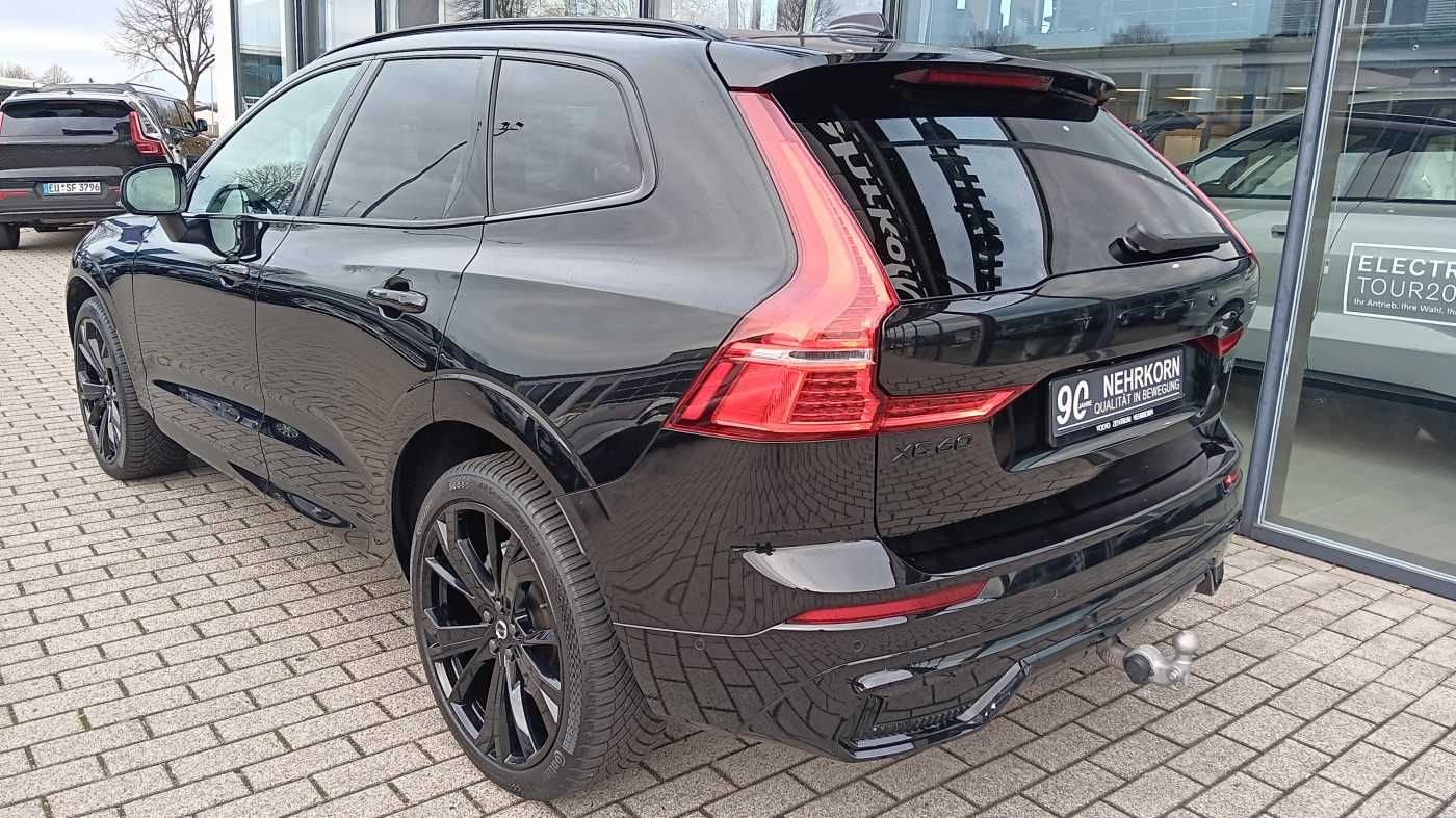 Fahrzeugabbildung Volvo XC60 B5 AWD Plus Black Edition 'AHK, ACC'