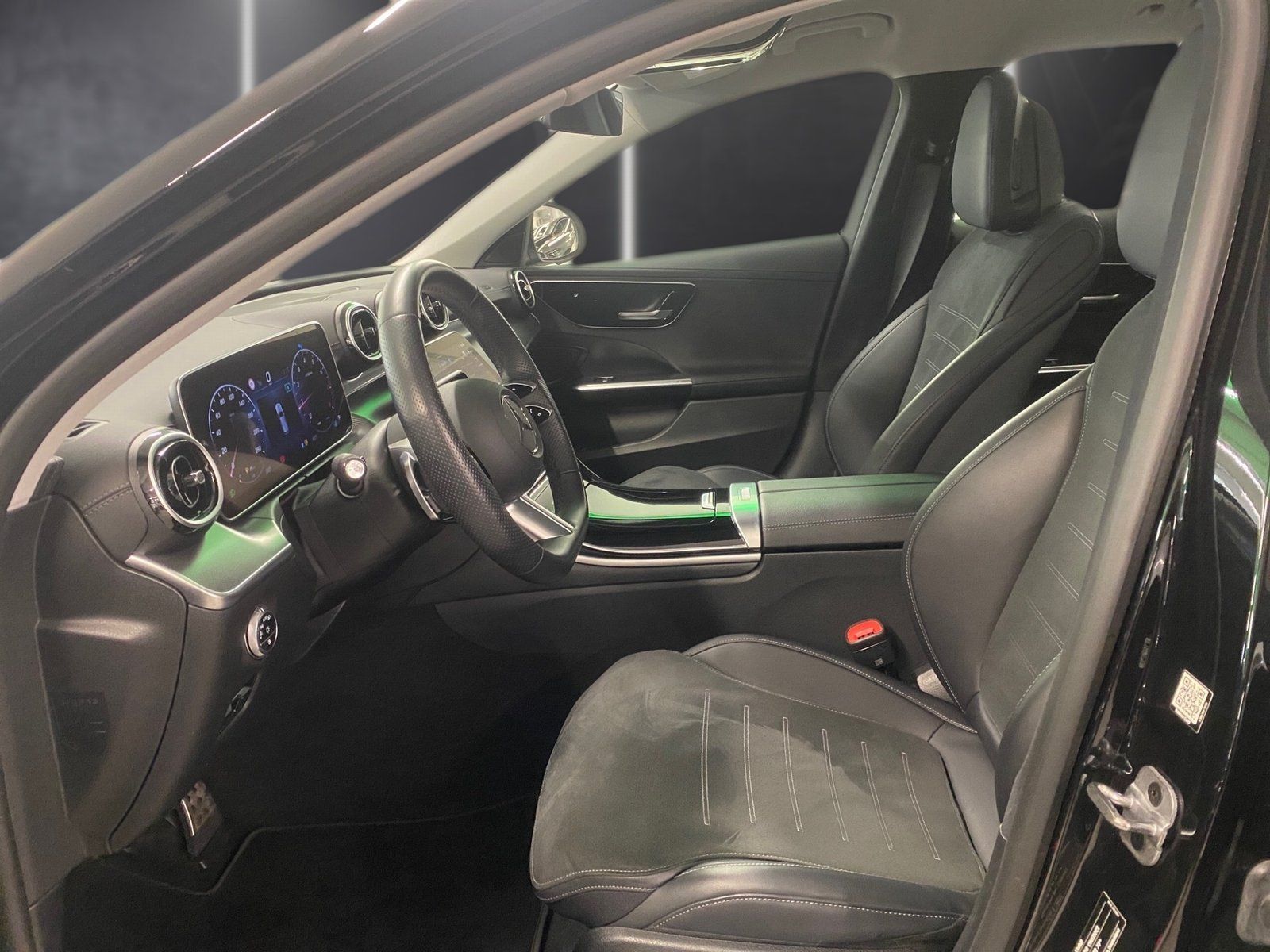 Fahrzeugabbildung Mercedes-Benz C 200 T AMG*Totwink*Kamera*LED*Ambiente*Car-Play