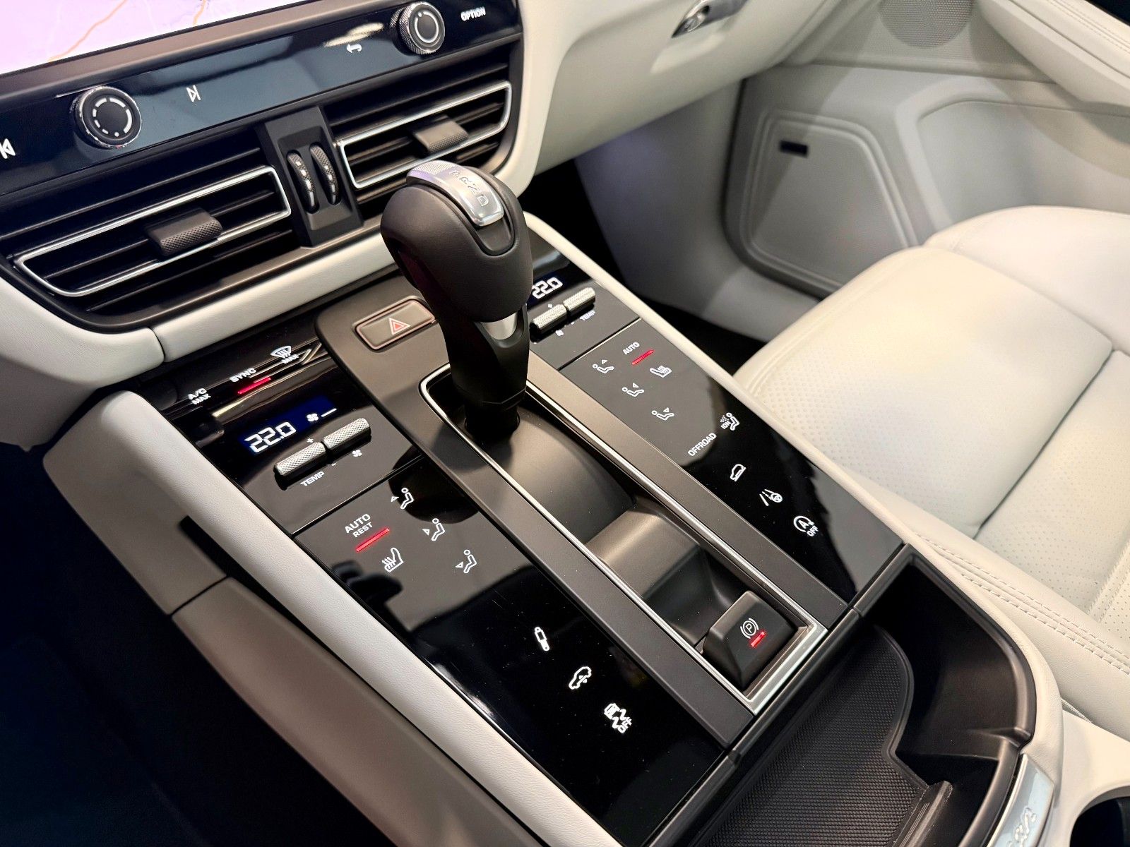 Fahrzeugabbildung Porsche Macan S Luftfederung/Panorama/ACC/SportChrono