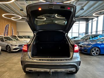 Mercedes-Benz GLA 220 d *4Matic *AHK*AMG*Pano*G Tronic*