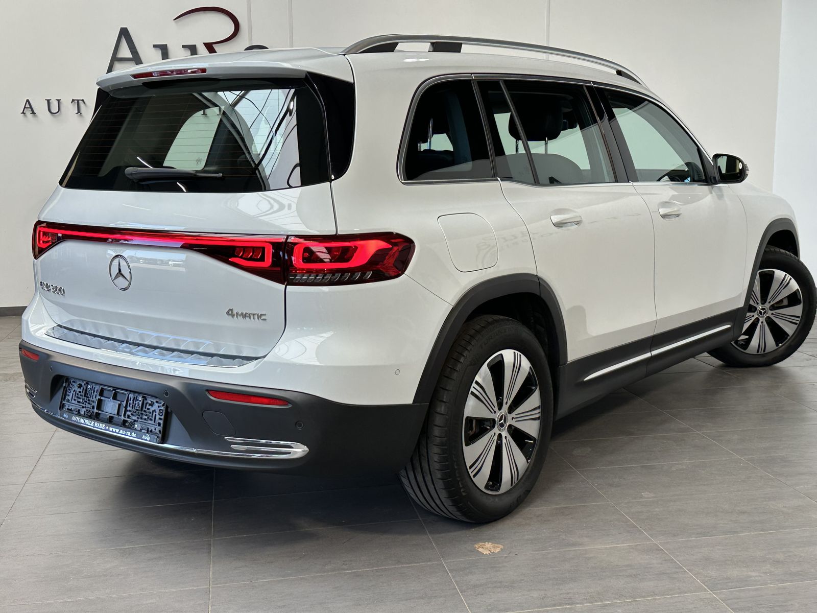 Fahrzeugabbildung Mercedes-Benz EQB 300 Progressive 4Matic NAV+LED+KAMERA+TOTWIN