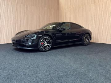 صورة 1 لـ 2020 Porsche TAYCAN