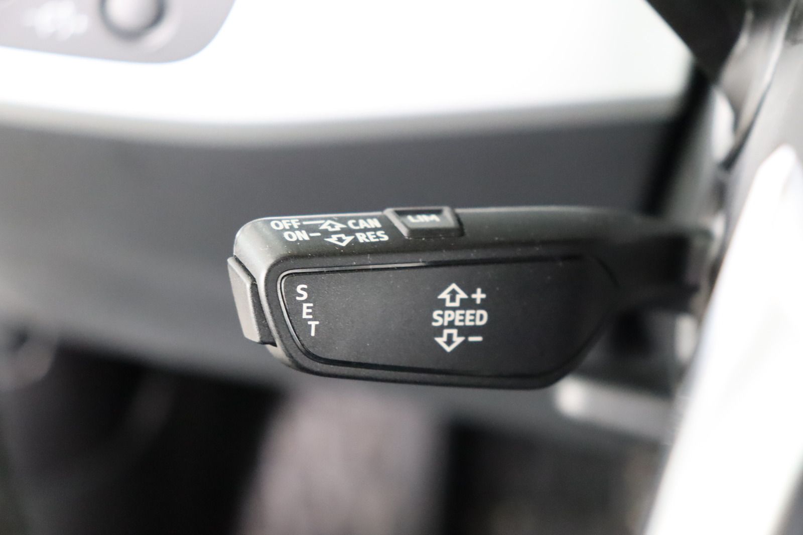 Fahrzeugabbildung Audi A4 Allroad Quattro 2.0 TDI * Navi * Bi-Xenon *