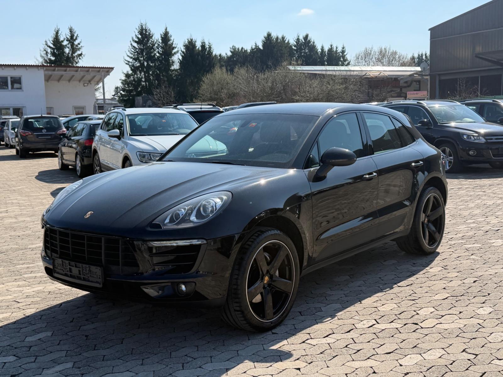Porsche Macan S *